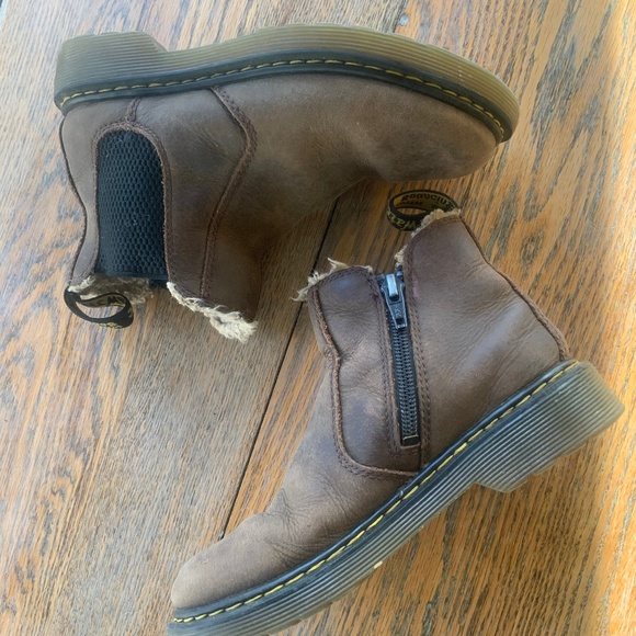 DOC MARTENlined side zip leather bootie/kids US 1/great condition